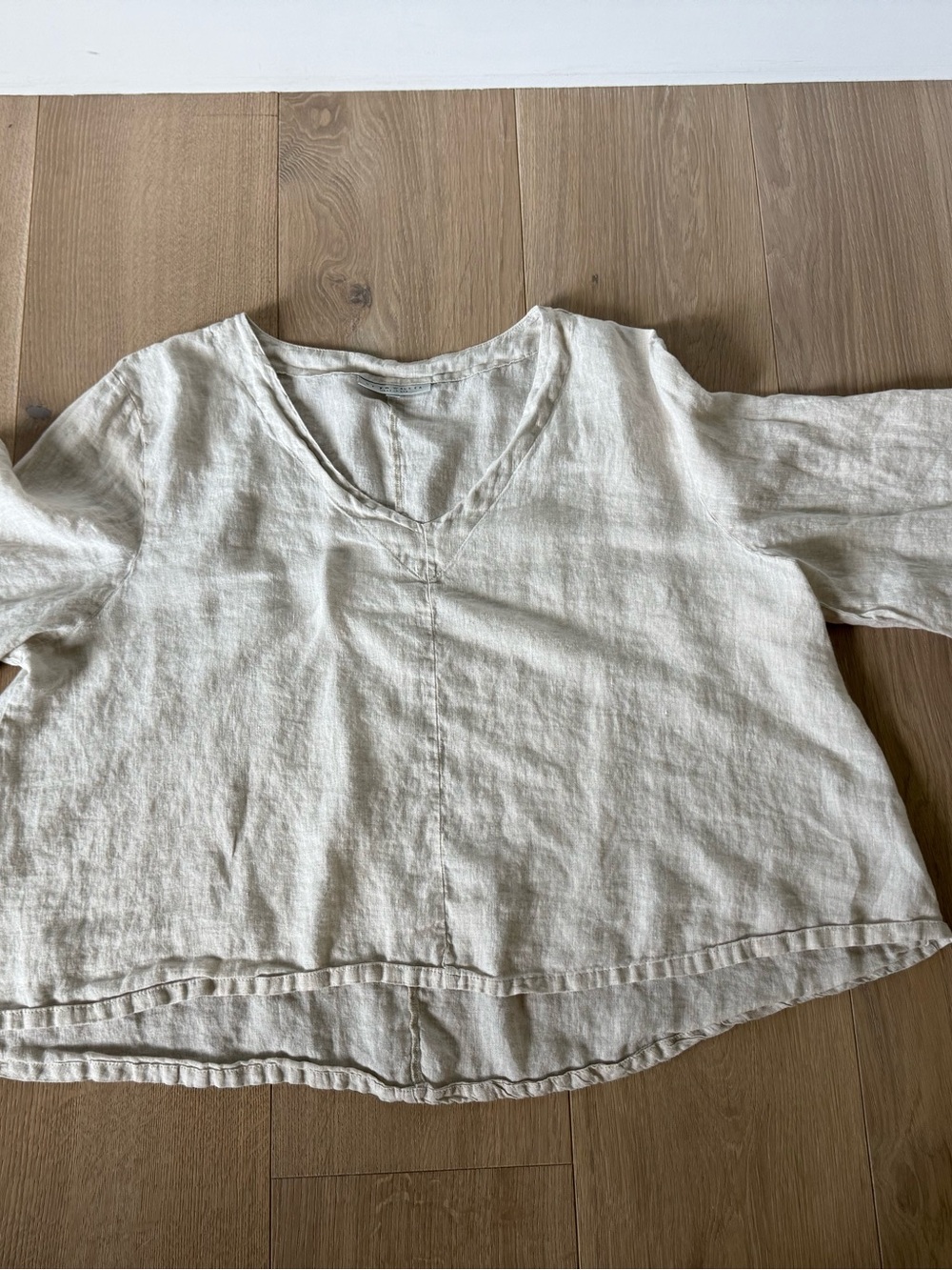 bryn Walker Natural Linen Tunic Top With Bell Sleeves - Picture 3 of 11